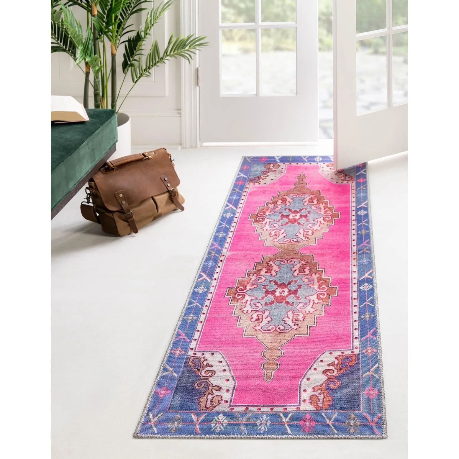 Traditional Rine Collection Area Rug