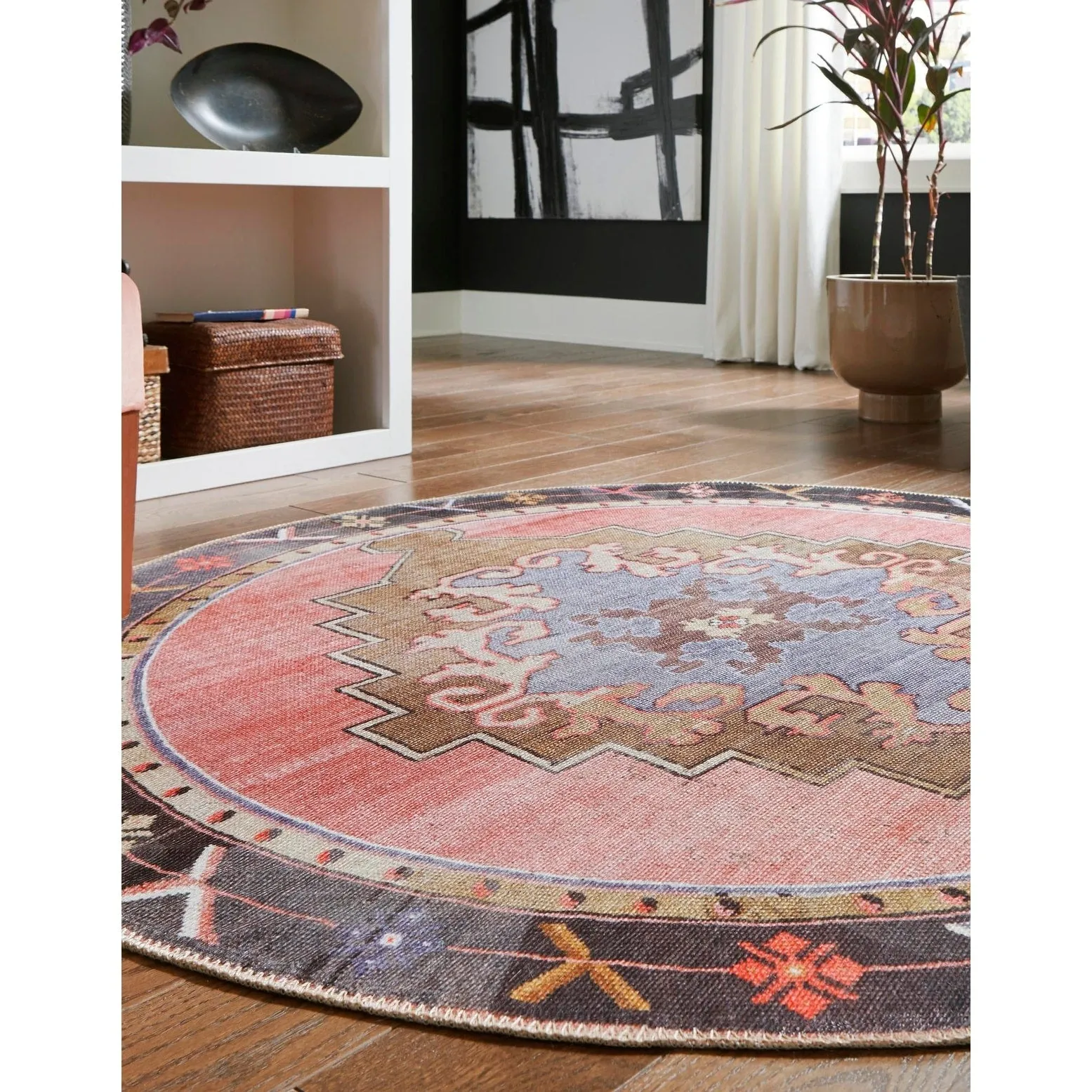 Traditional Rine Collection Area Rug