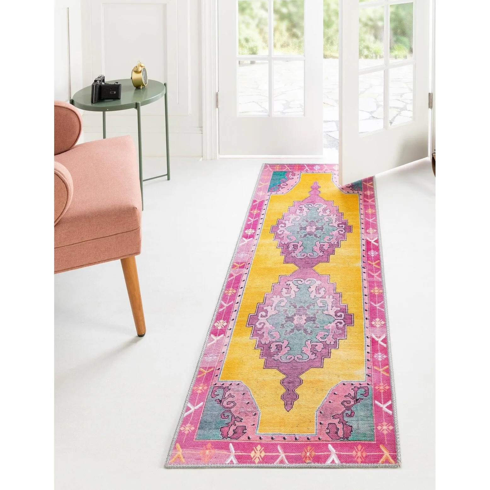 Traditional Rine Collection Area Rug