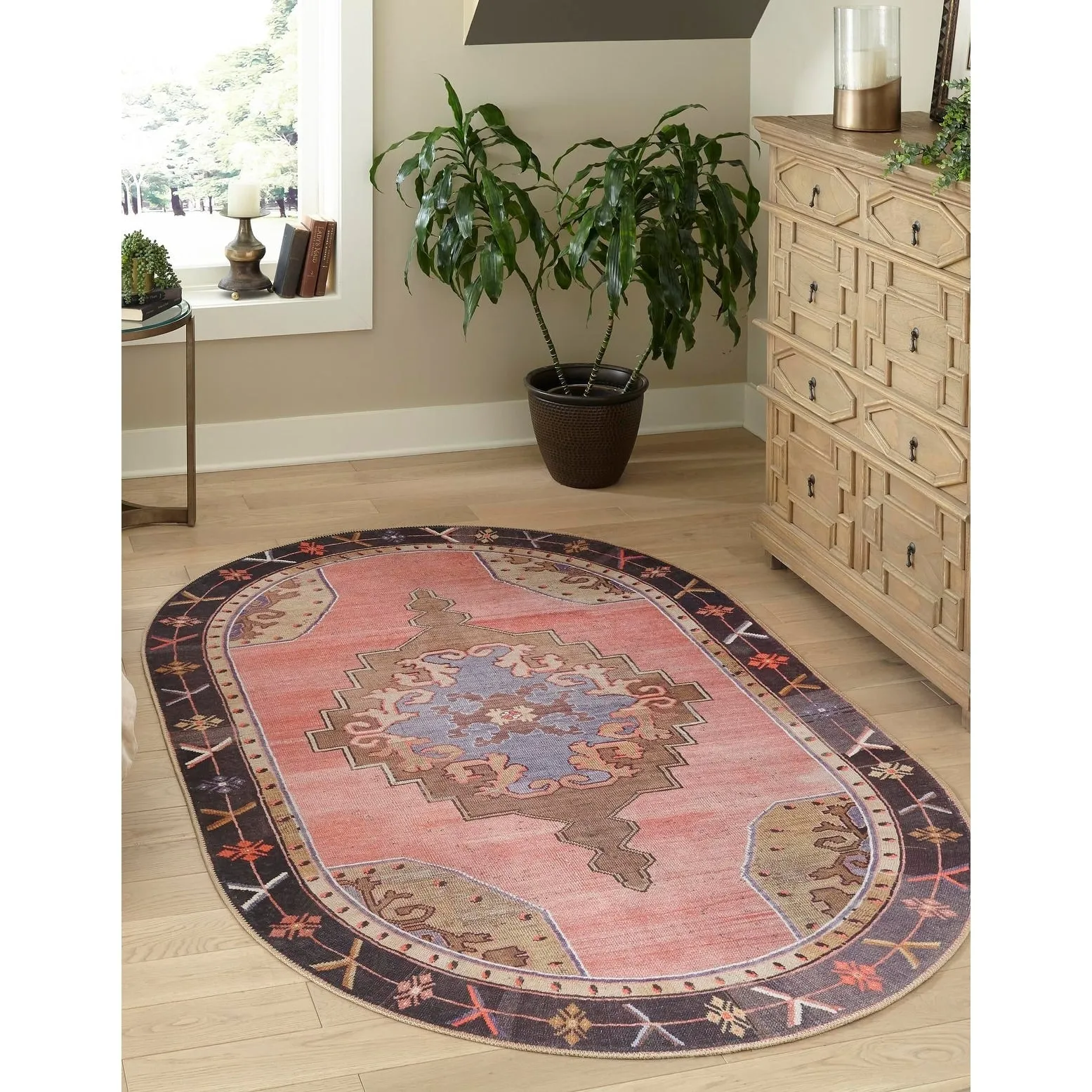 Traditional Rine Collection Area Rug