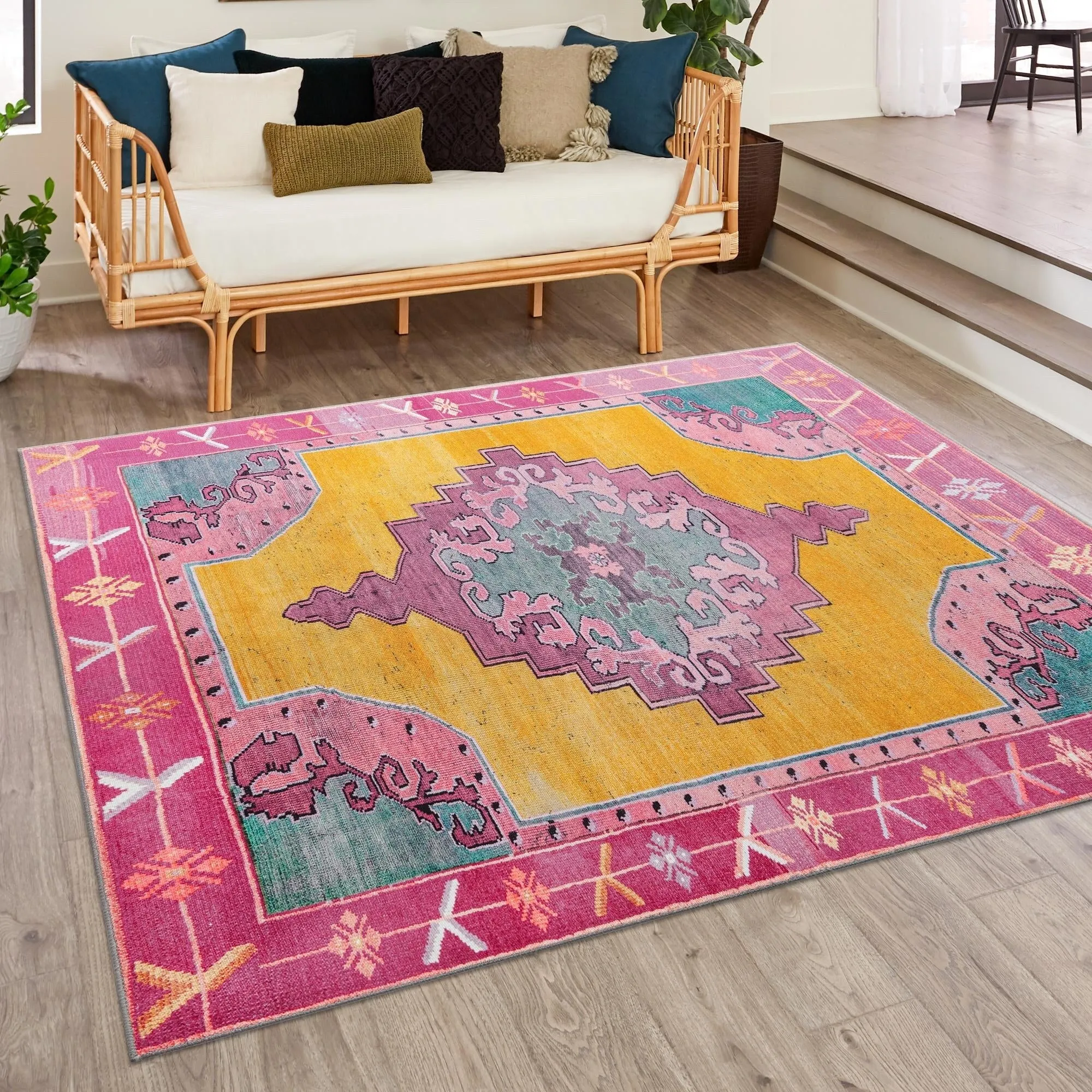 Traditional Rine Collection Area Rug