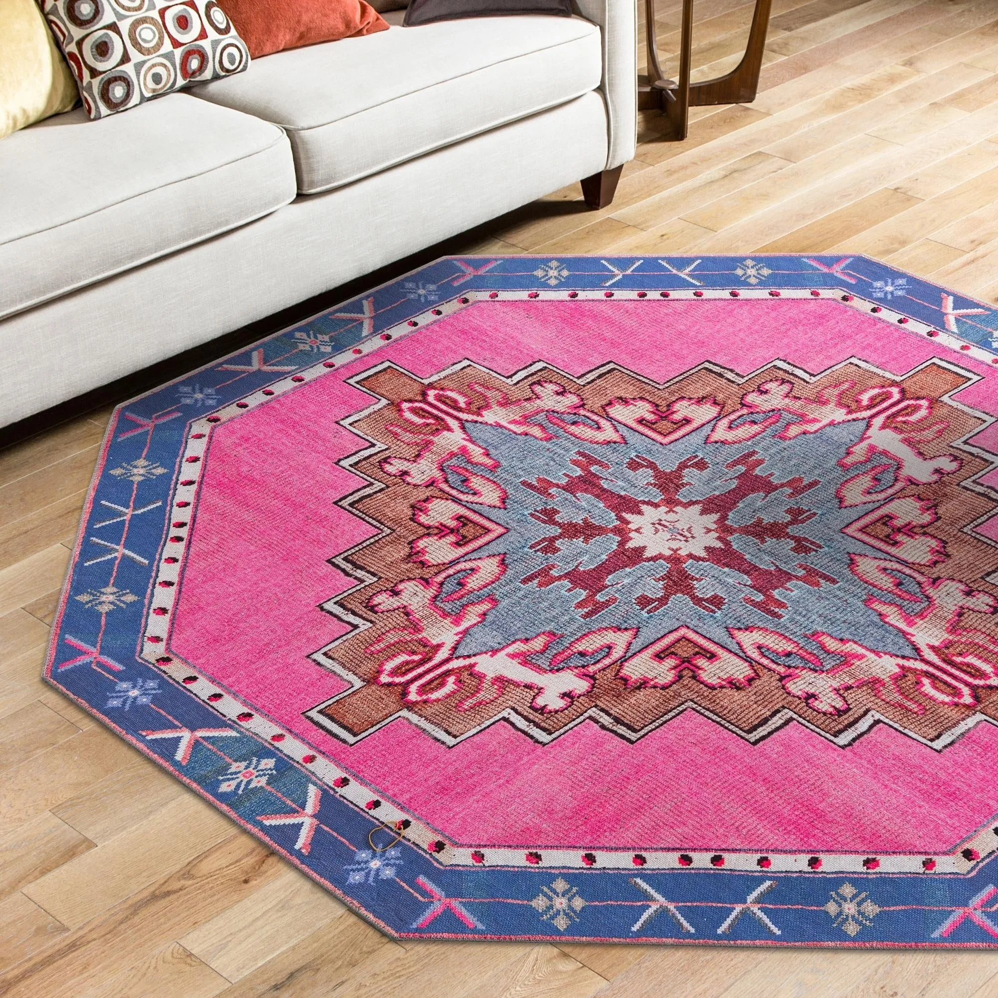 Traditional Rine Collection Area Rug