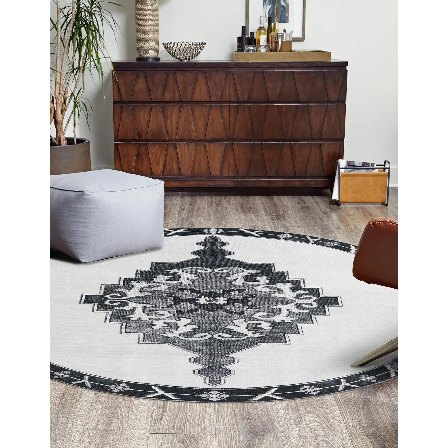 Traditional Rine Collection Area Rug