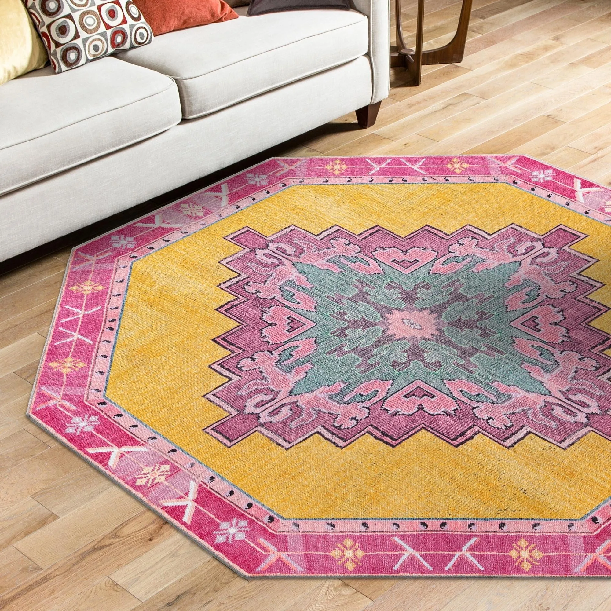 Traditional Rine Collection Area Rug