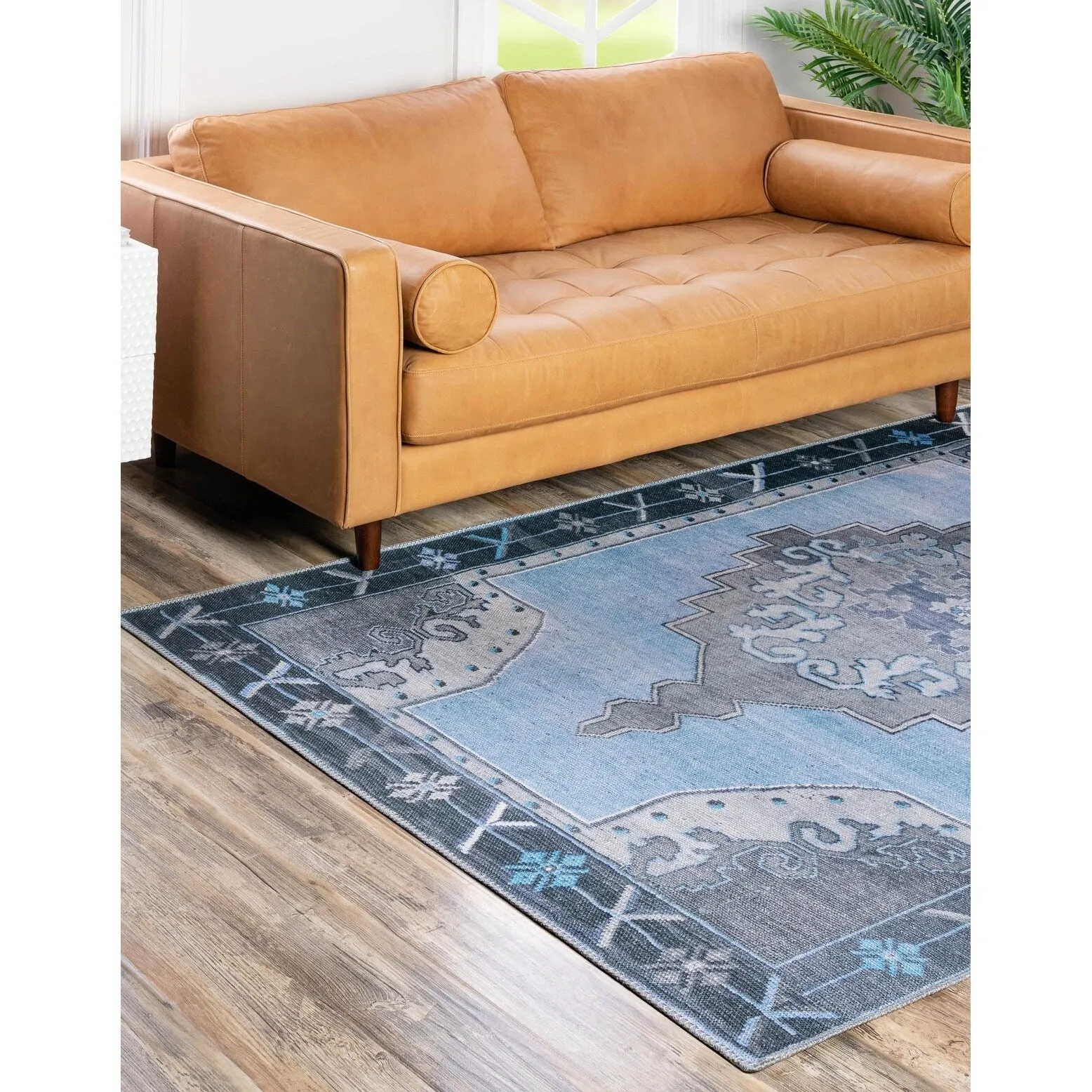 Traditional Rine Collection Area Rug