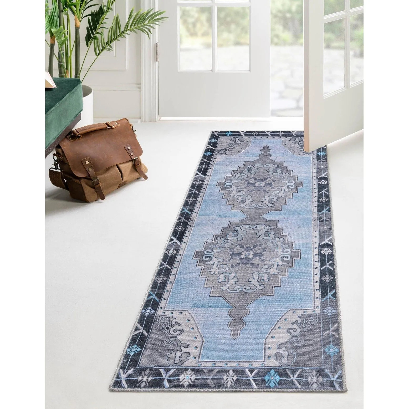 Traditional Rine Collection Area Rug