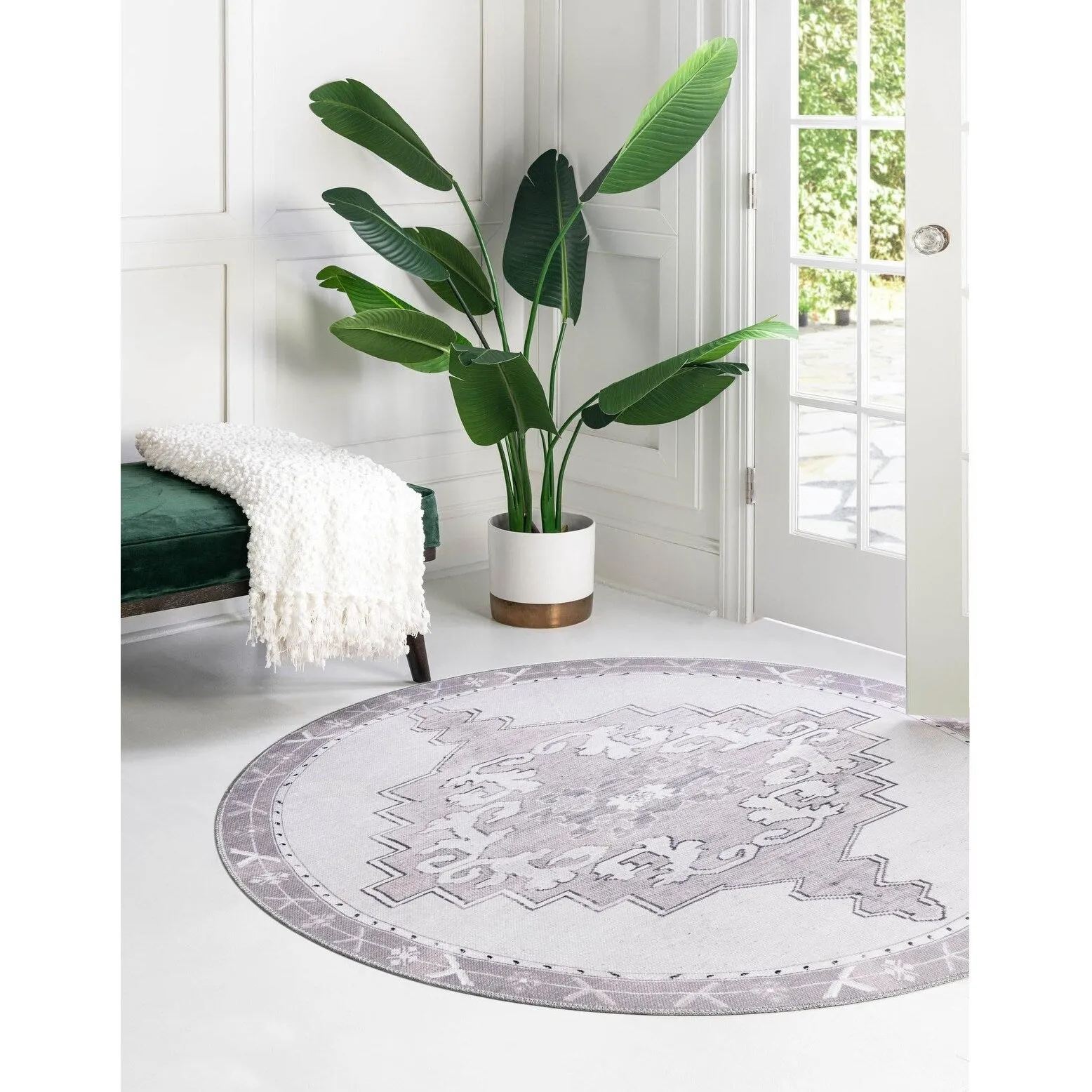 Traditional Rine Collection Area Rug