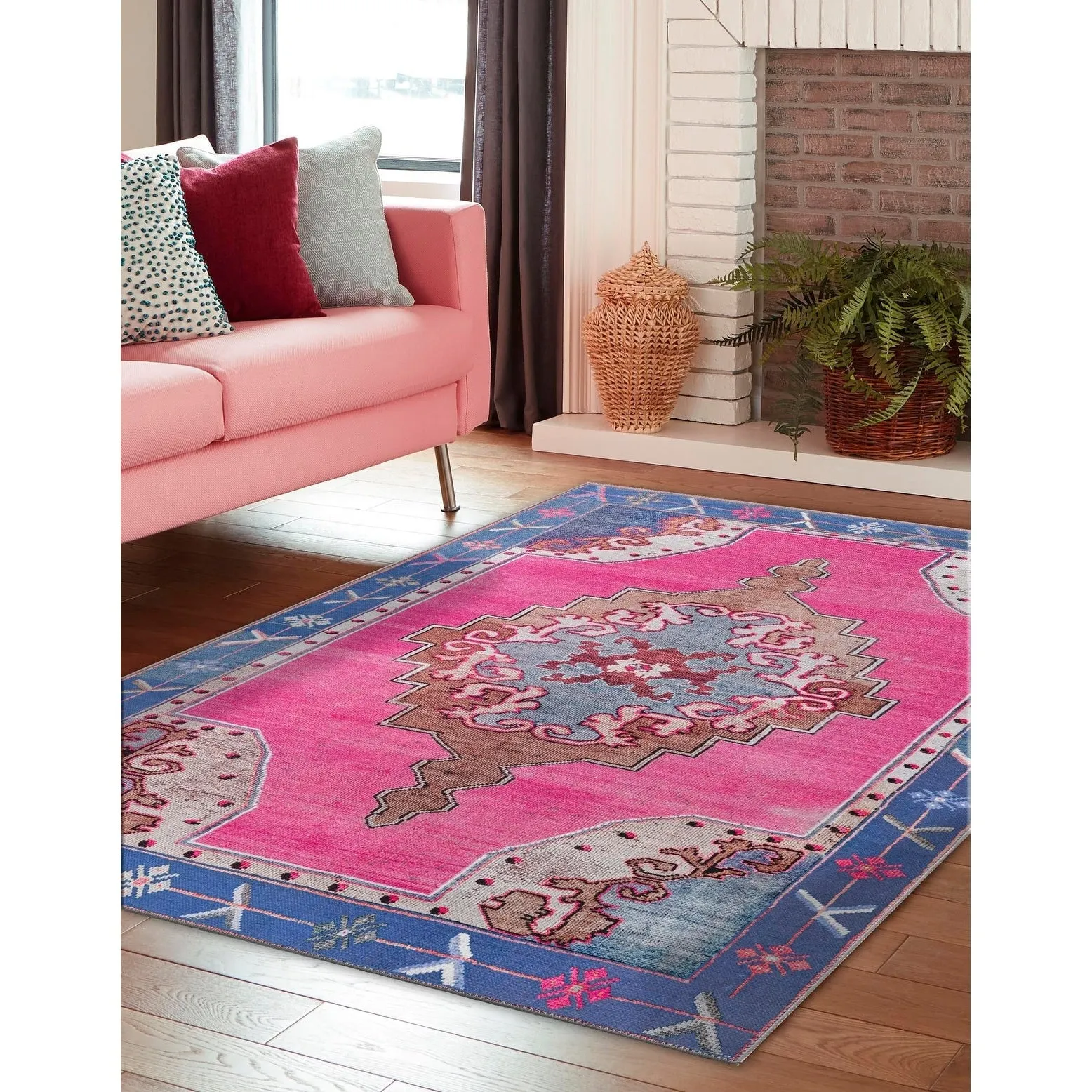 Traditional Rine Collection Area Rug