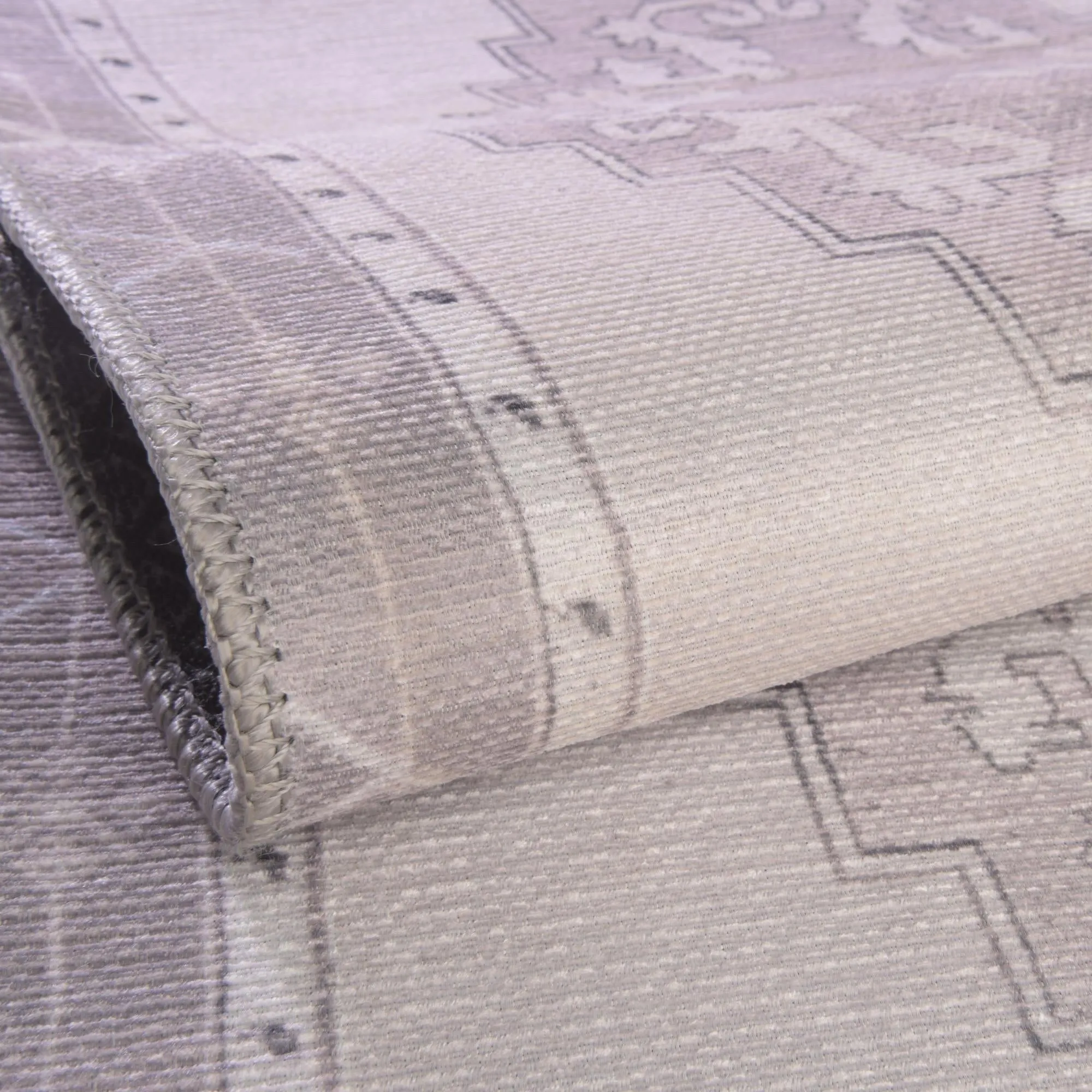 Traditional Rine Collection Area Rug