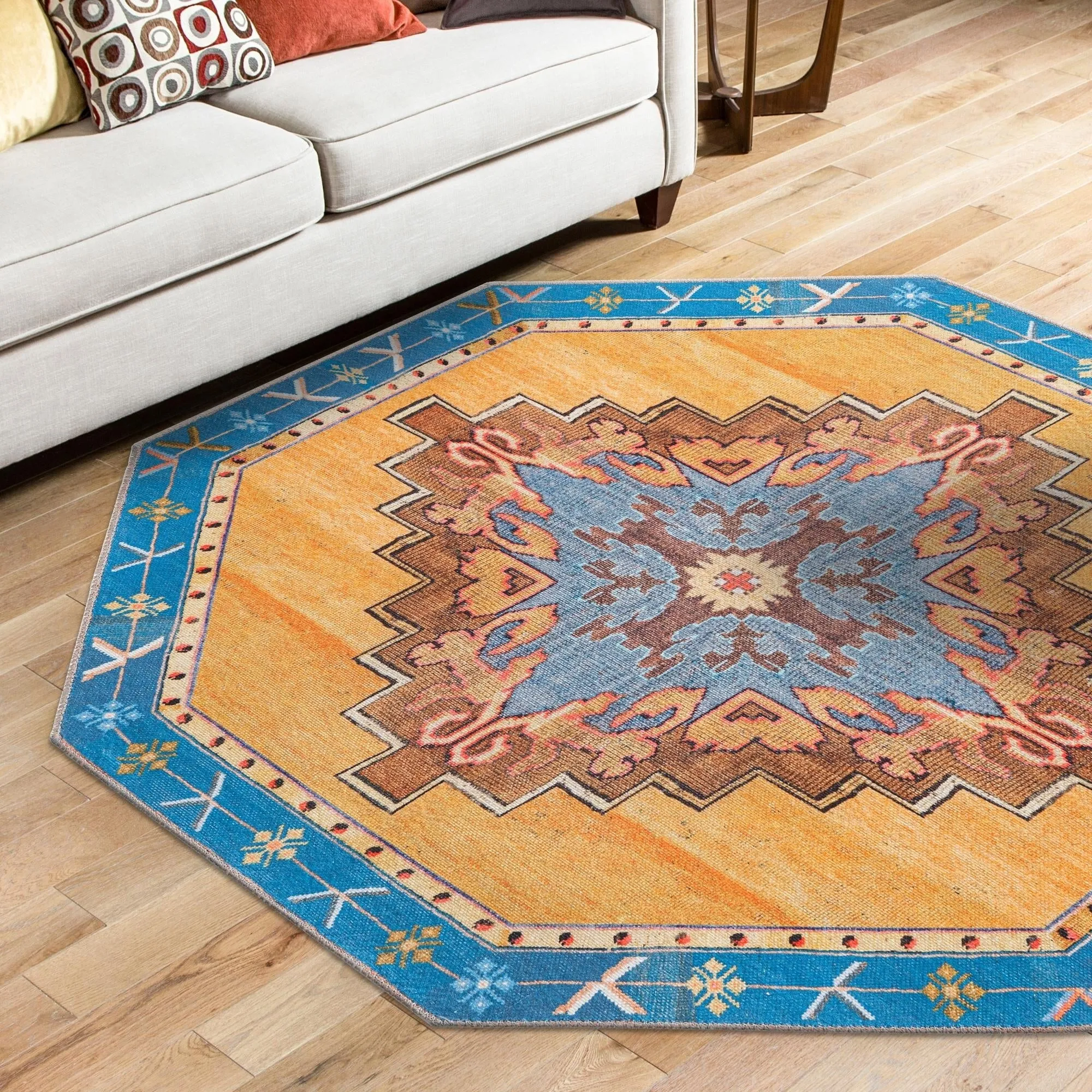Traditional Rine Collection Area Rug