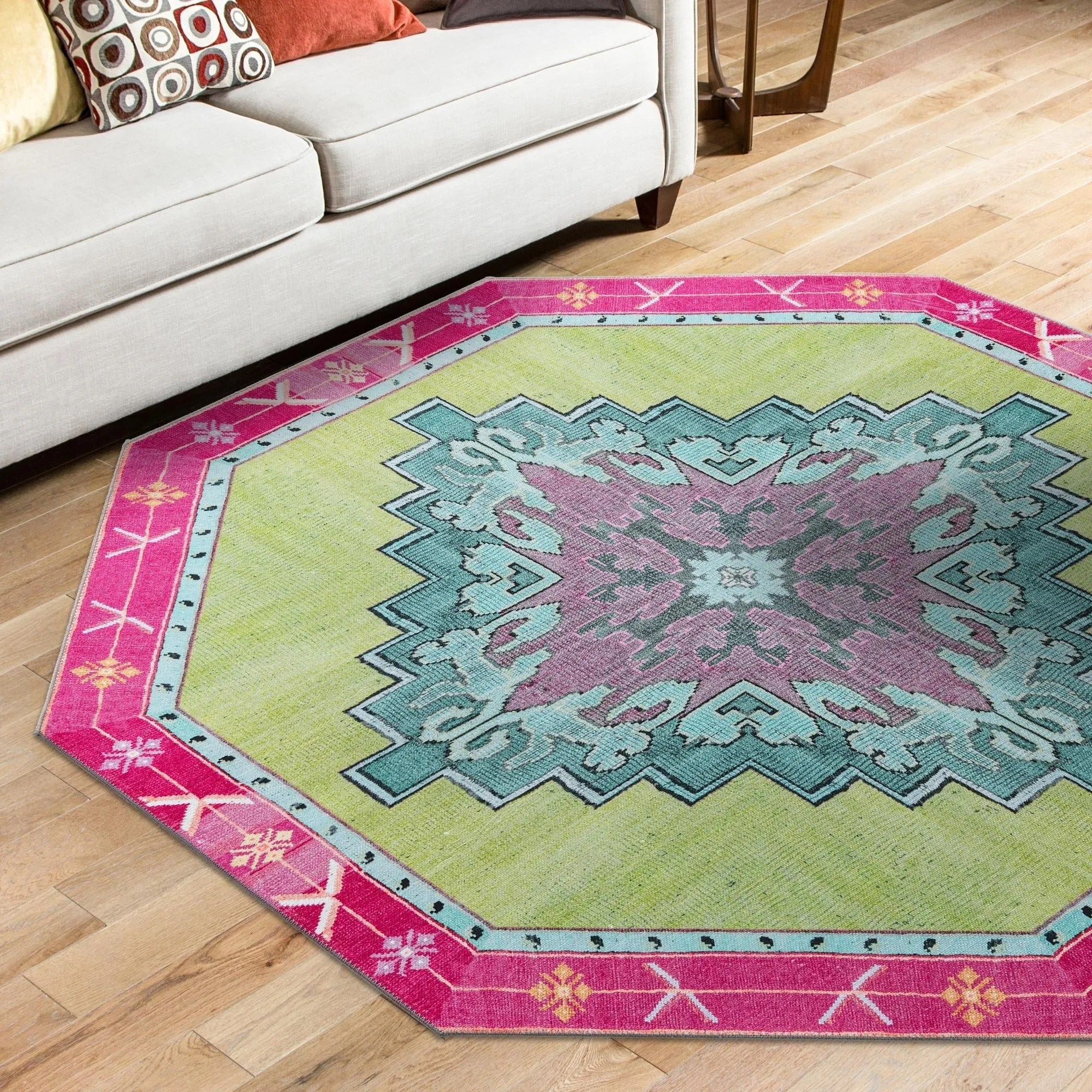 Traditional Rine Collection Area Rug