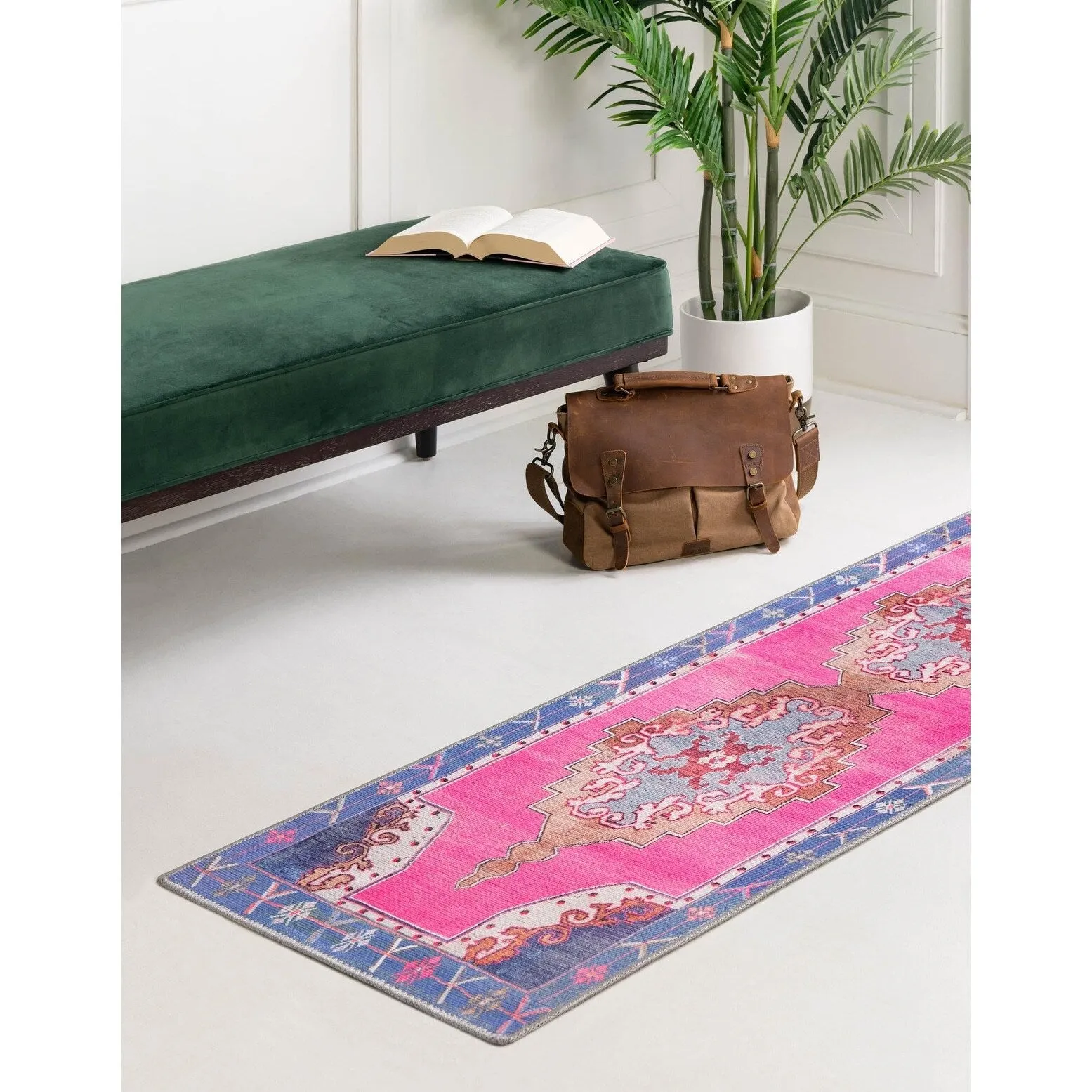 Traditional Rine Collection Area Rug