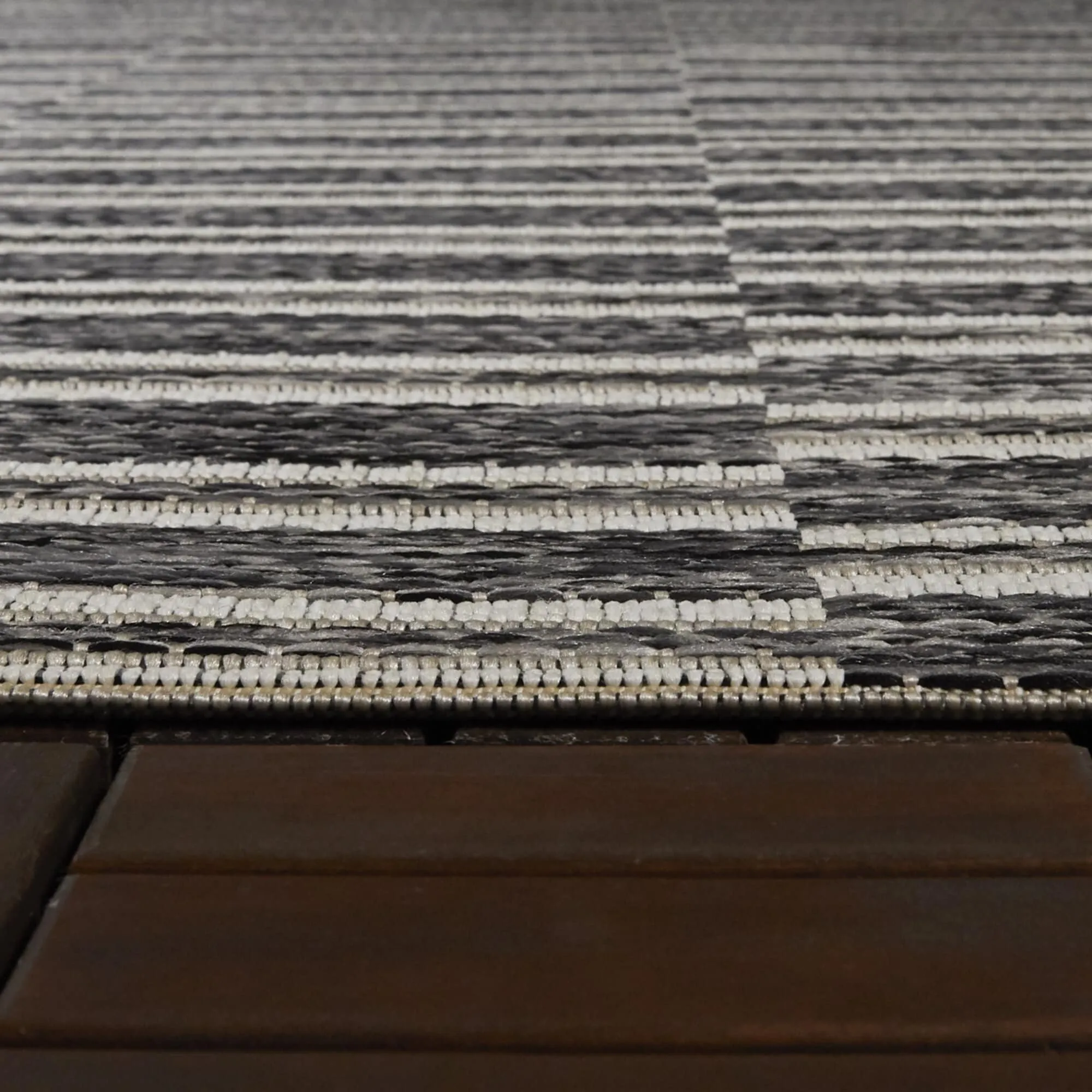 Trevor Modern Striped Indoor/Outdoor Area Rug