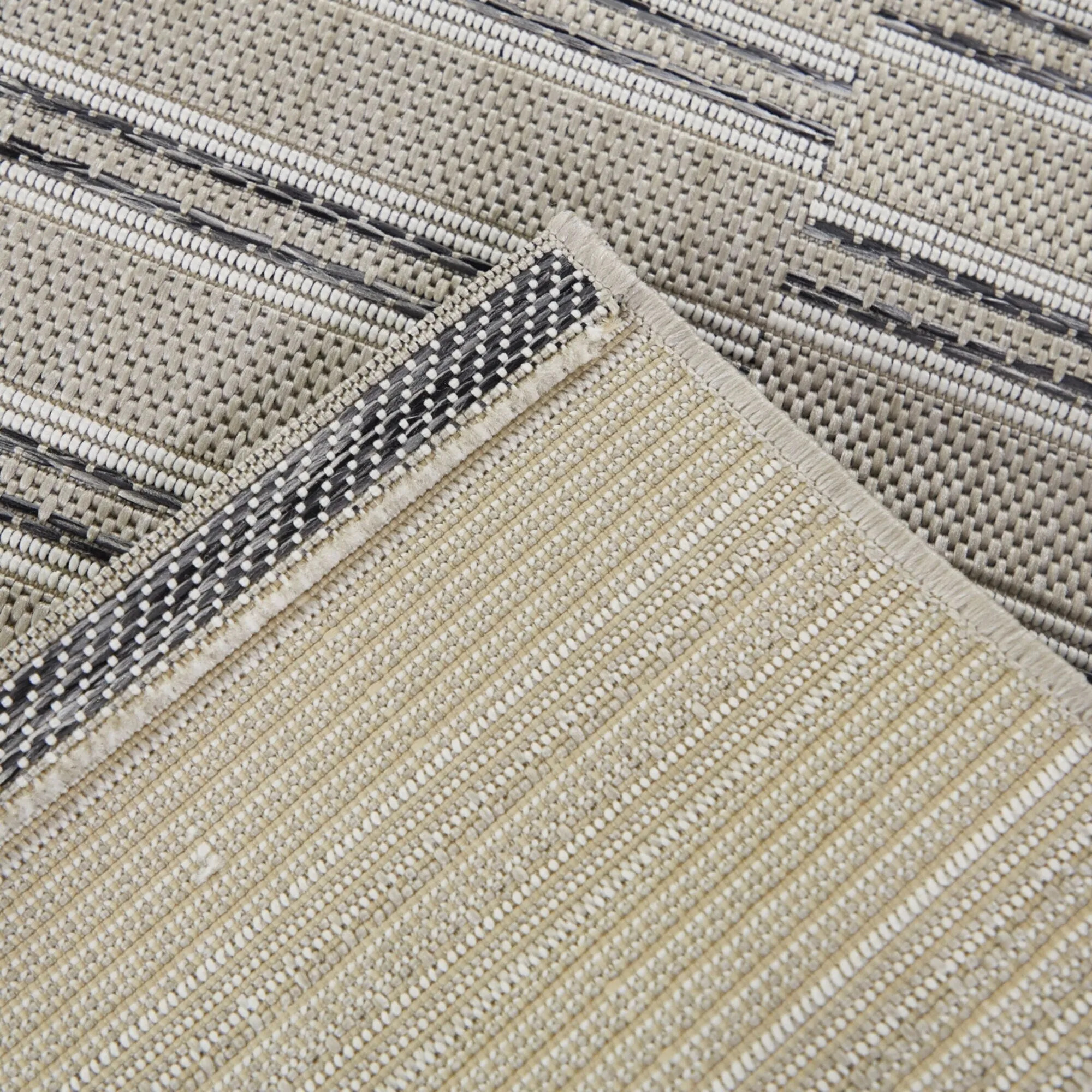 Trevor Modern Striped Indoor/Outdoor Area Rug