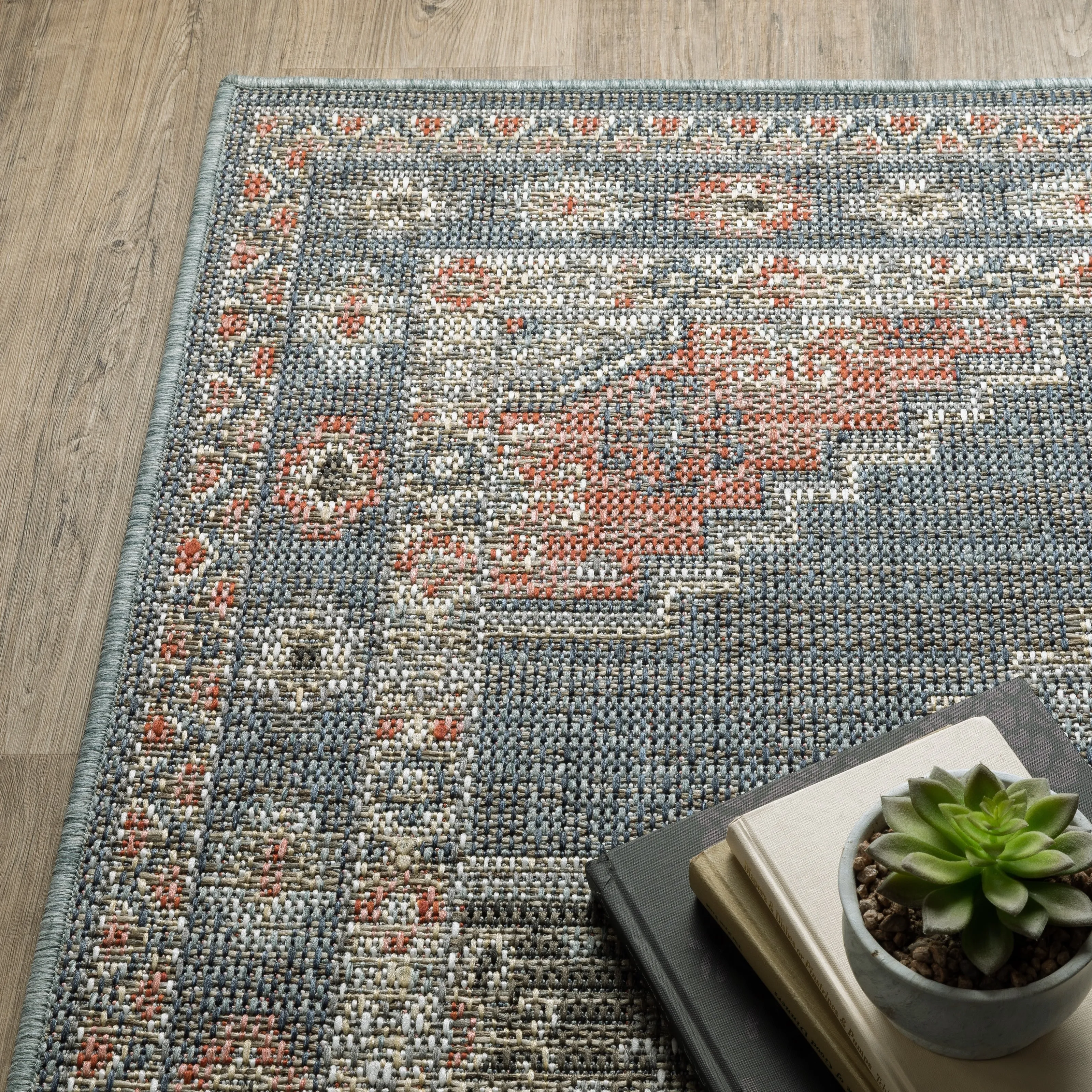 Vista Home Calla Traditional Oriental Blue/ Salmon Indoor/Outdoor Area Rug