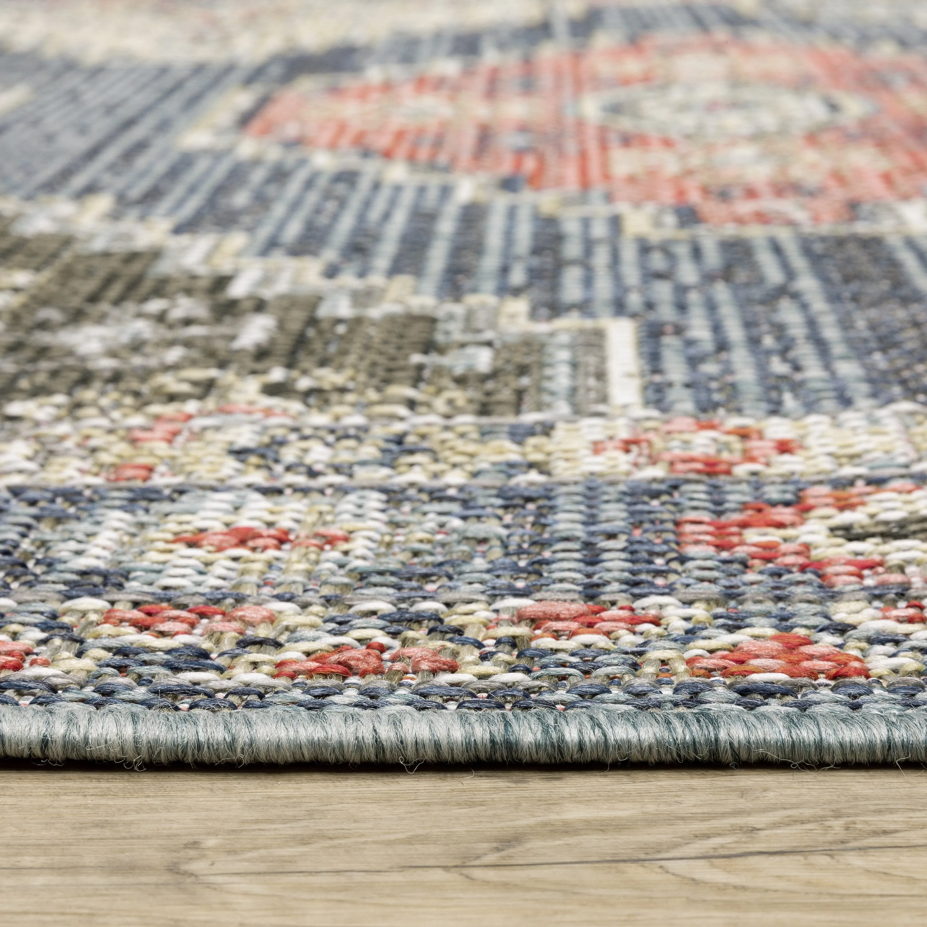 Vista Home Calla Traditional Oriental Blue/ Salmon Indoor/Outdoor Area Rug