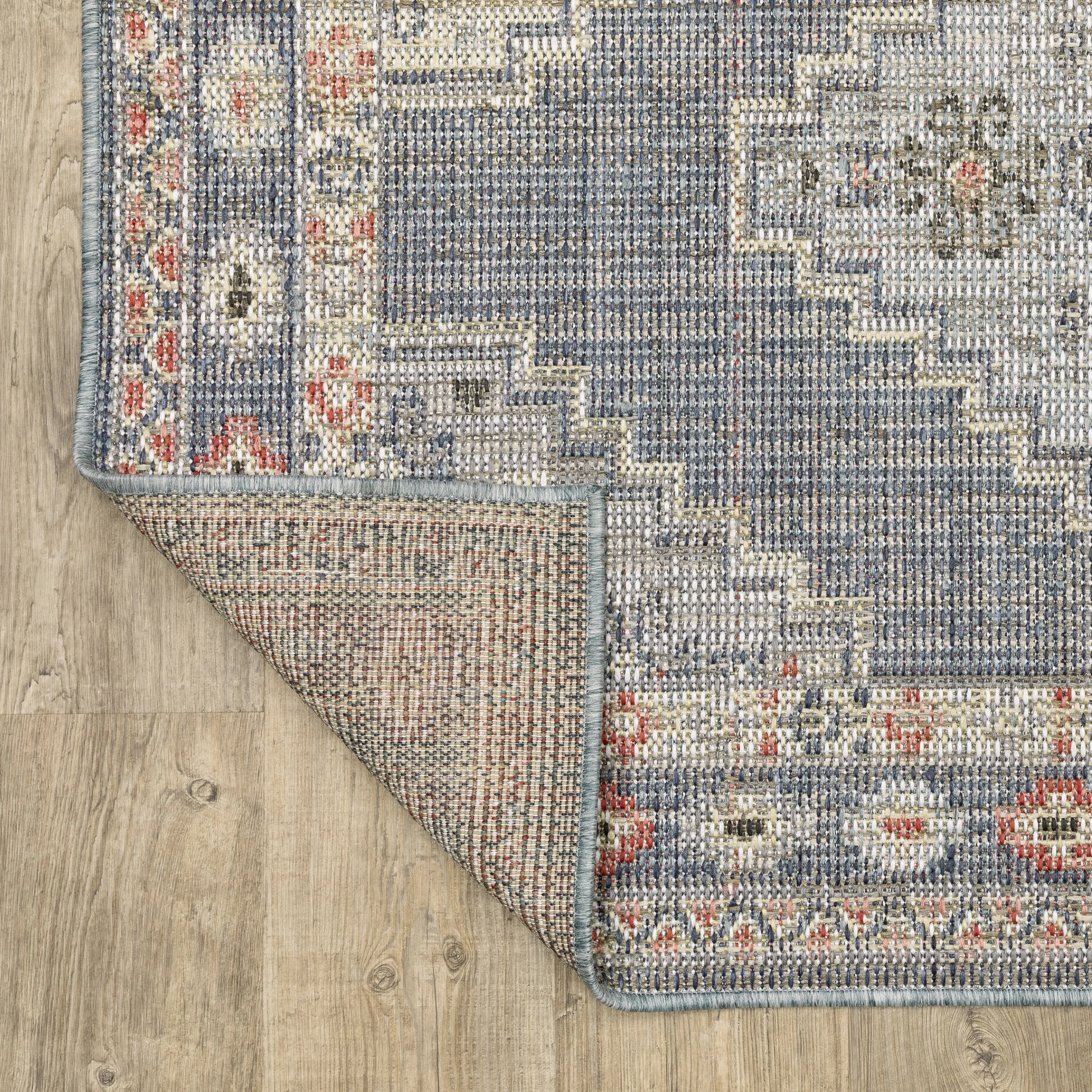 Vista Home Calla Traditional Oriental Blue/ Salmon Indoor/Outdoor Area Rug