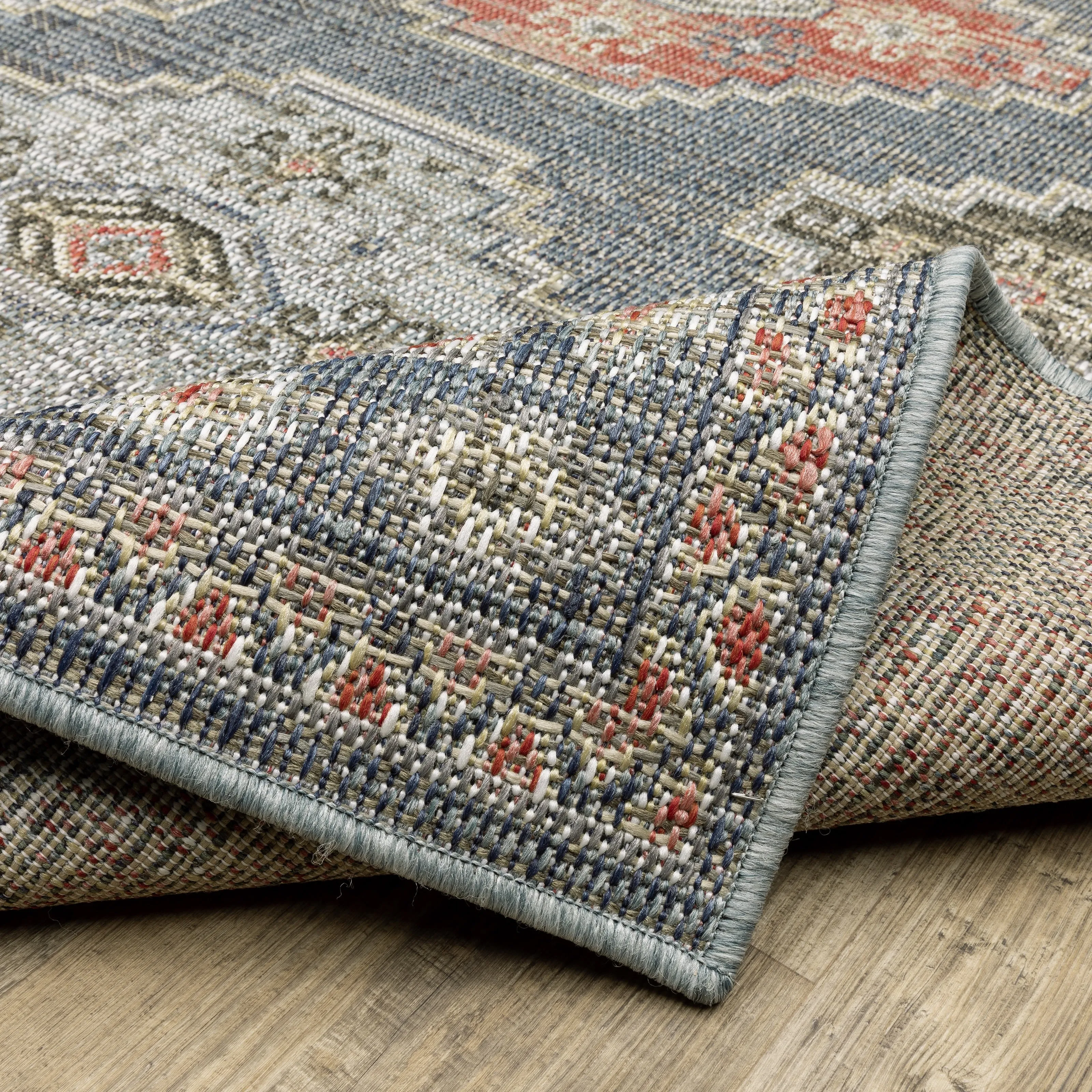 Vista Home Calla Traditional Oriental Blue/ Salmon Indoor/Outdoor Area Rug