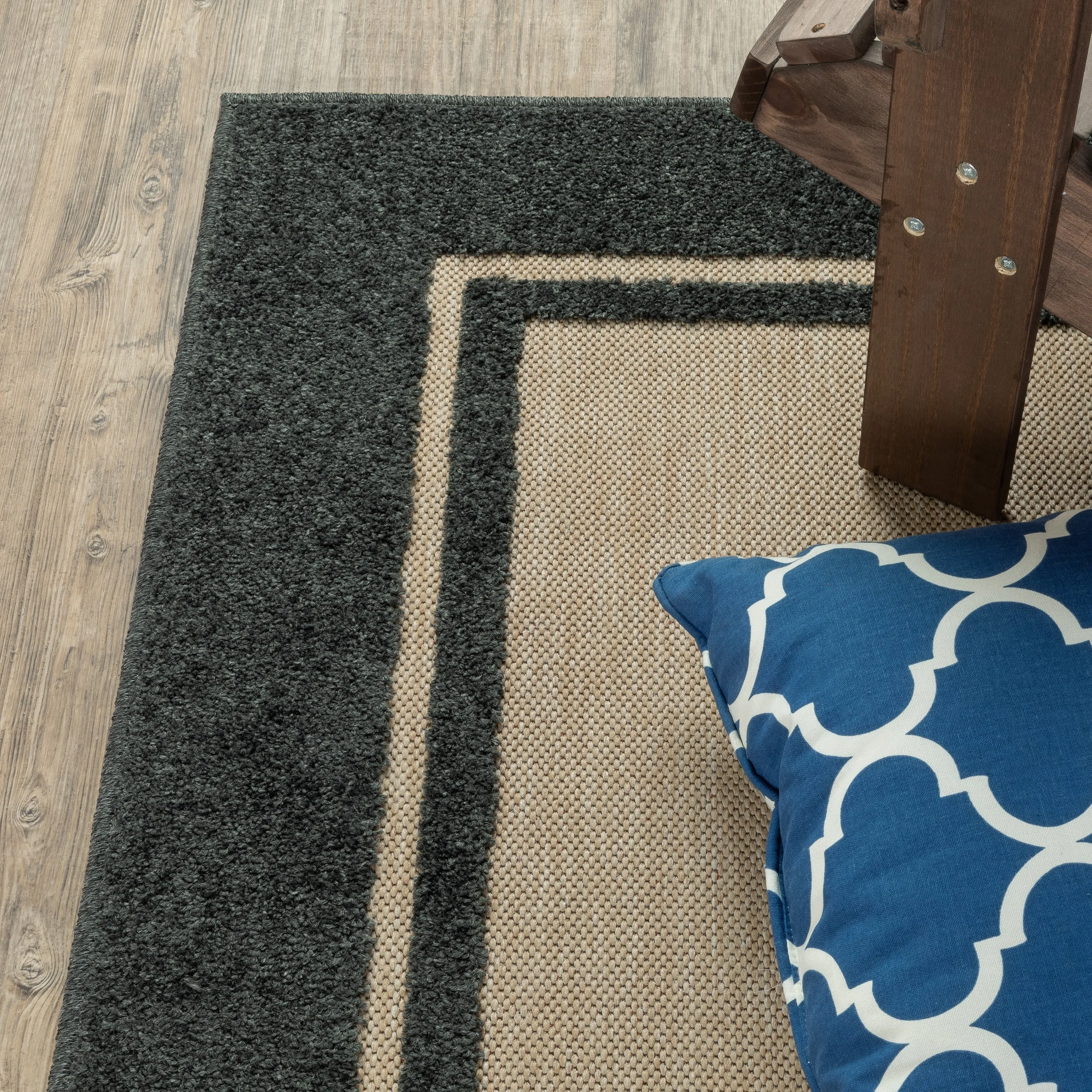 Vista Home Capri Mixed Pile Bordered Black/Tan Indoor-Outdoor Area Rug.