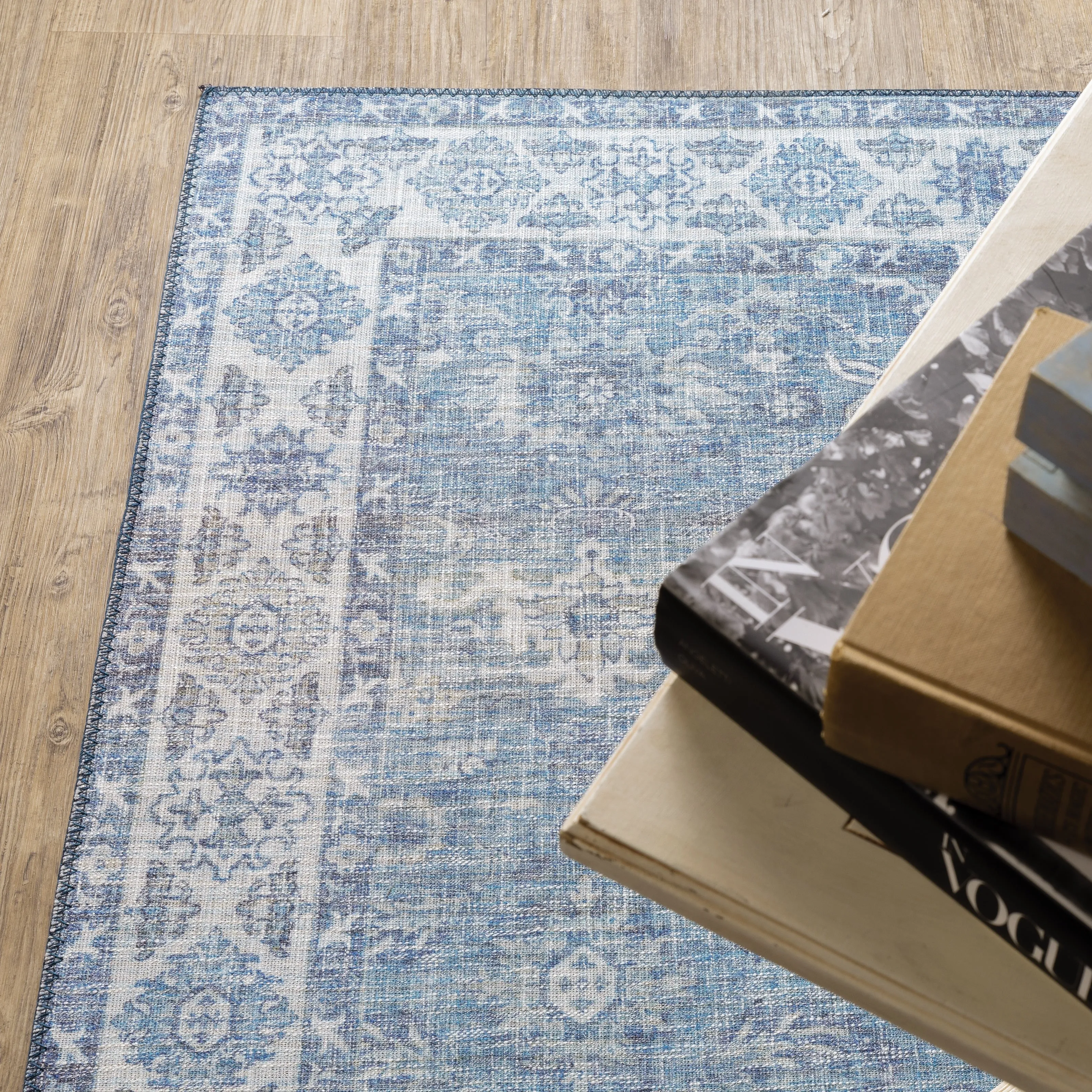Vista Home Montreux Vintage Traditional Blue Area Rug