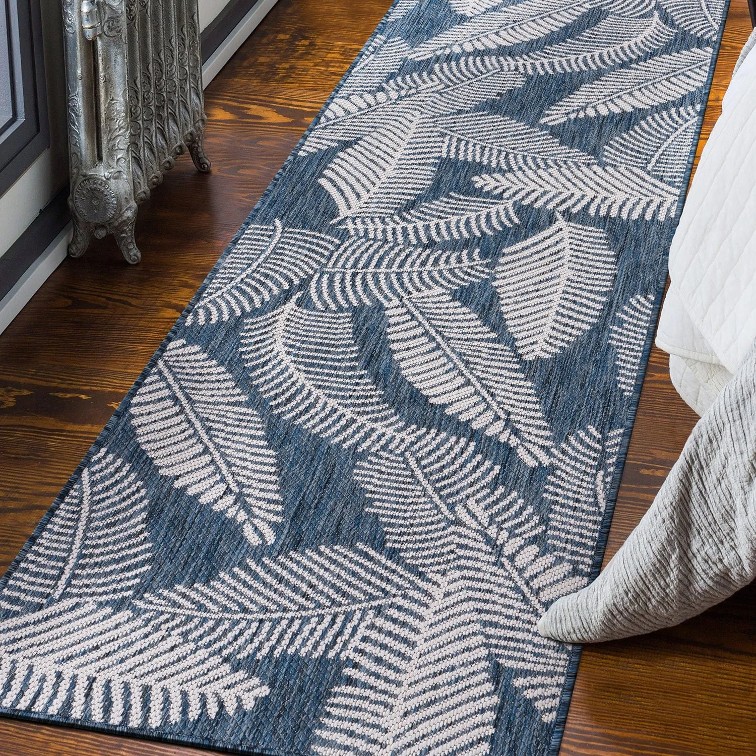 World Rug Gallery Distressed Palm Leaves Textured Flat Weave Indoor/Outdoor Area Rug