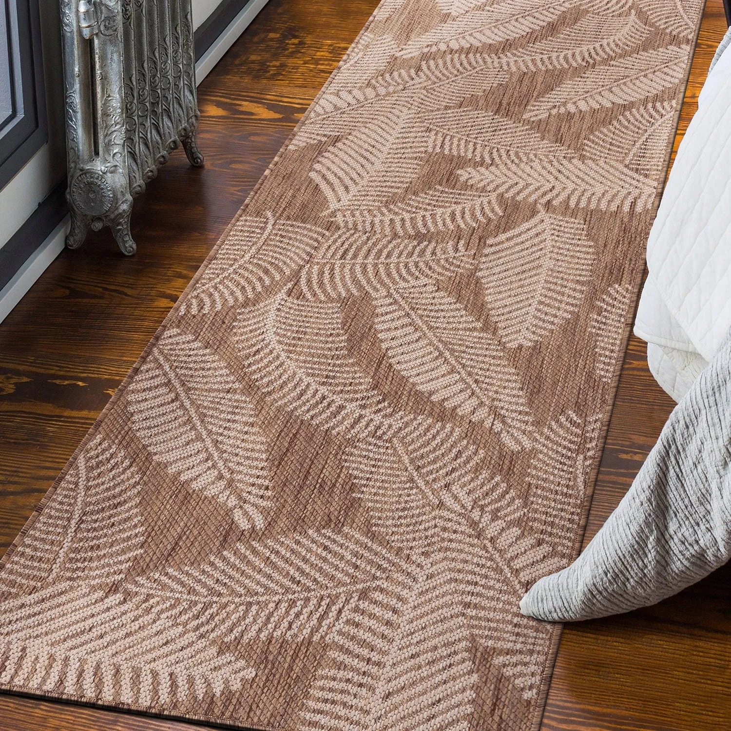 World Rug Gallery Distressed Palm Leaves Textured Flat Weave Indoor/Outdoor Area Rug
