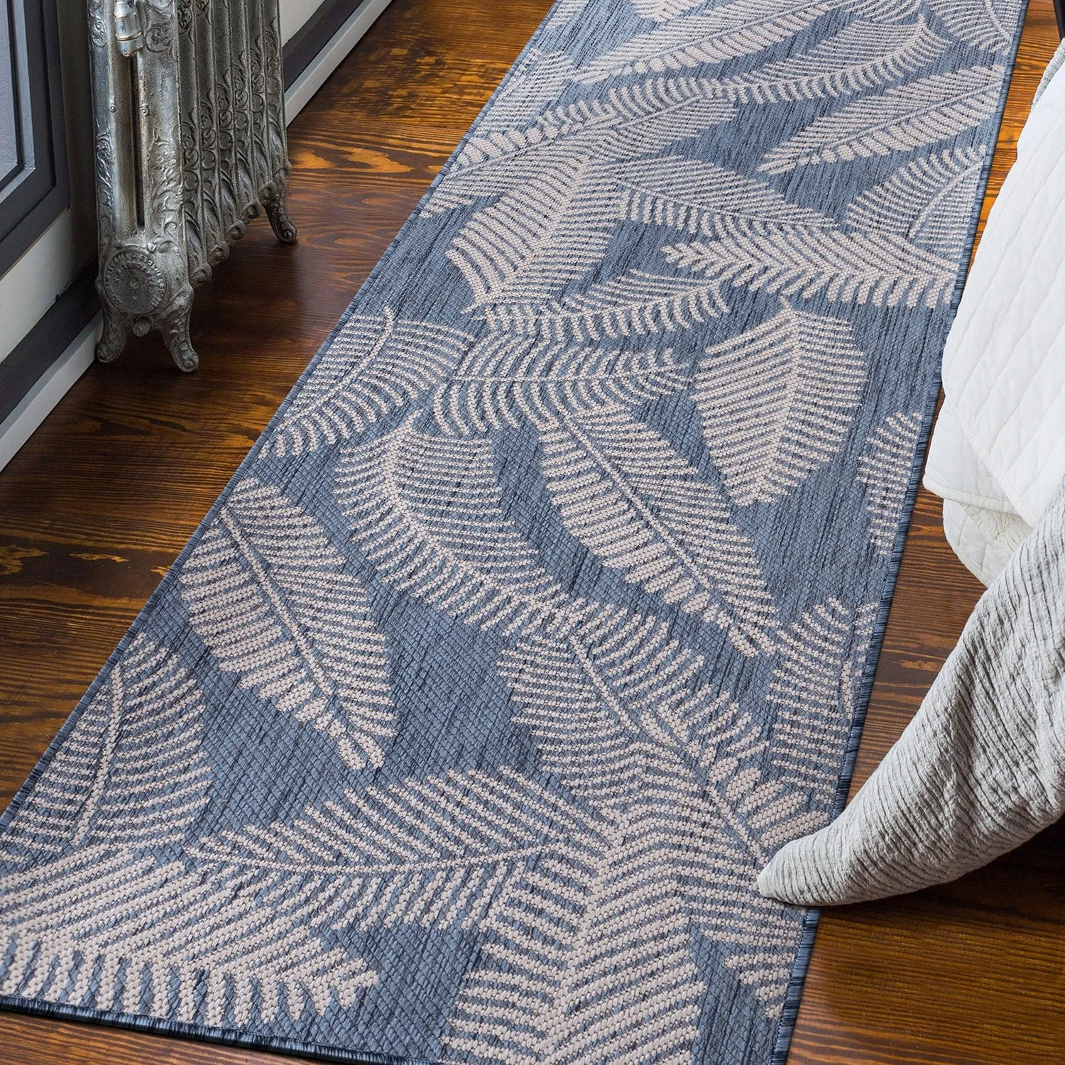 World Rug Gallery Distressed Palm Leaves Textured Flat Weave Indoor/Outdoor Area Rug