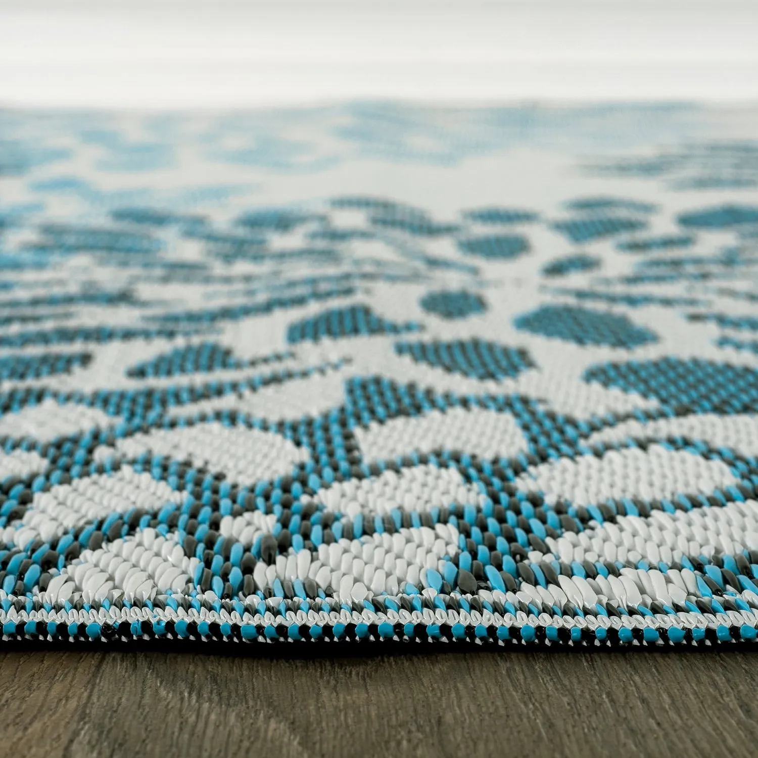 World Rug Gallery Modern Floral Aloha Reversible Recycled Plastic Outdoor Rugs